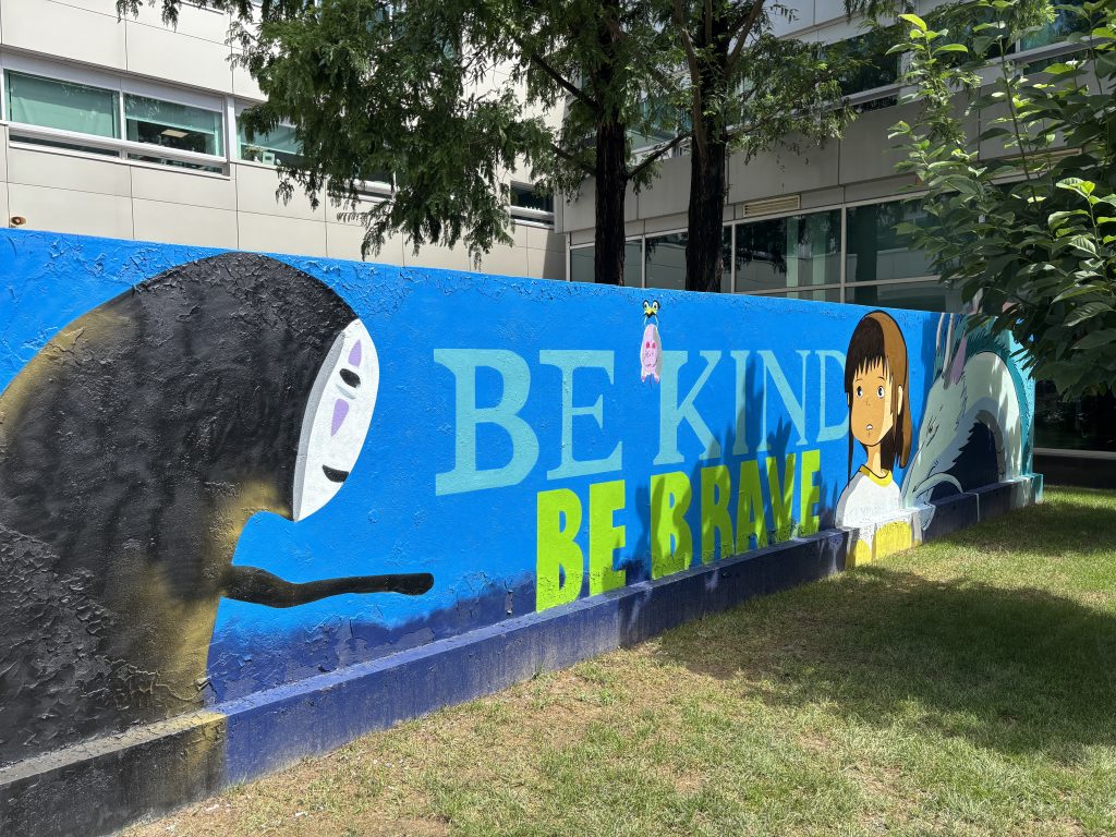 Andrew Walton - spray paint - Inspirational School Mural